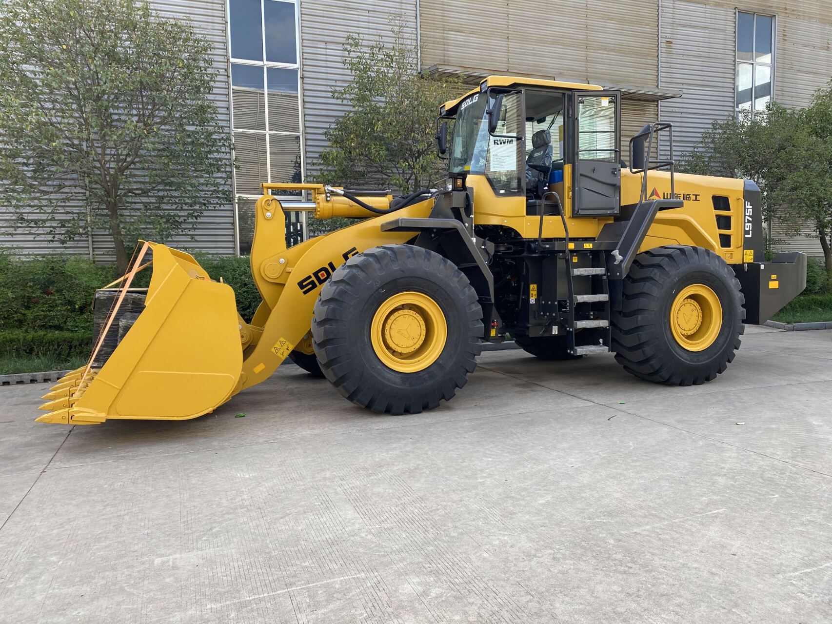 L975F-02d4d