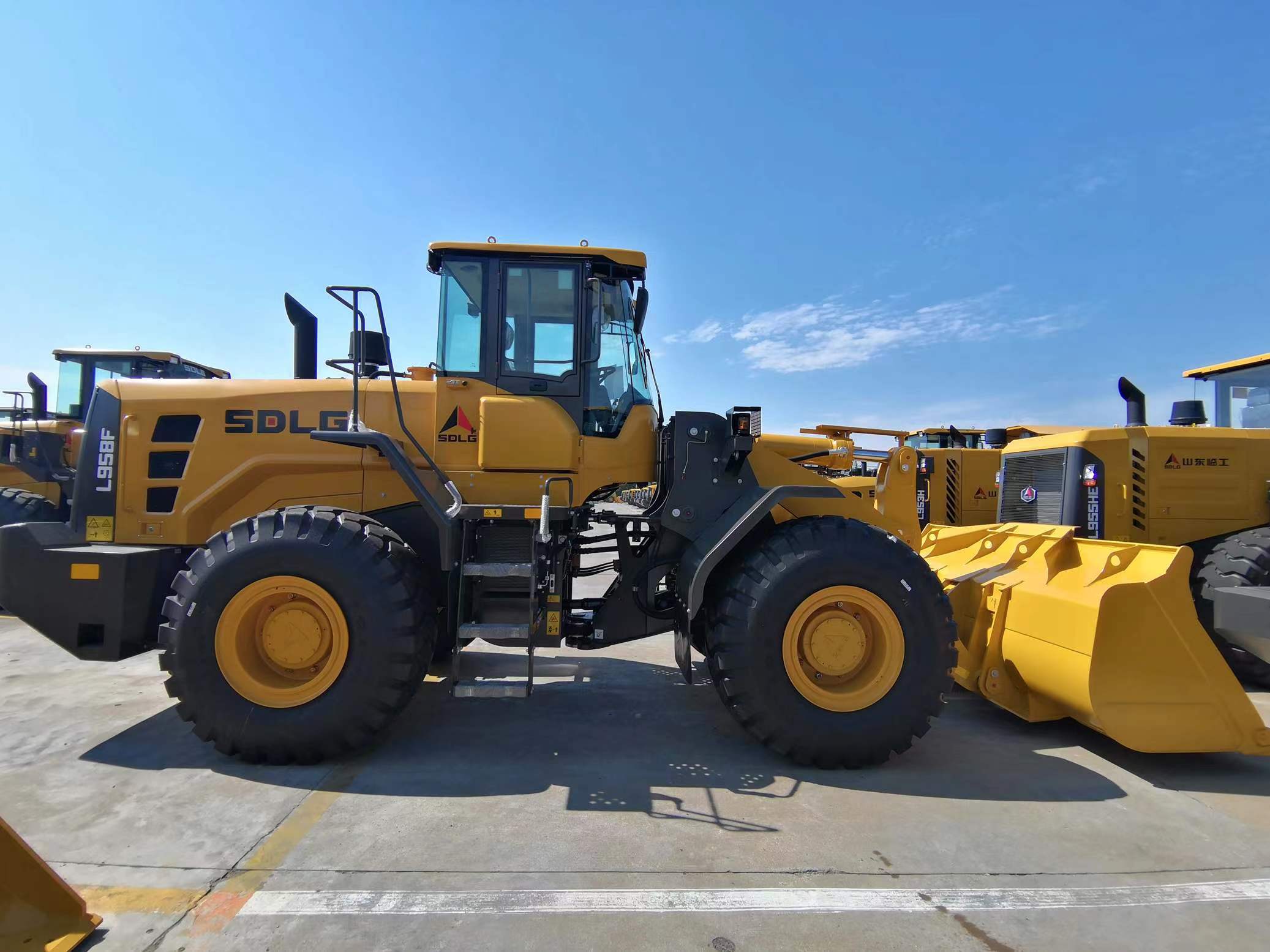 L958F-02.jpg